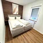 Rosenstrasse Apartment *